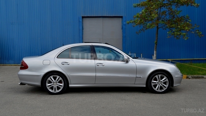 Mercedes E 270 2002, 228,000 km - 2.7 л - Bakı