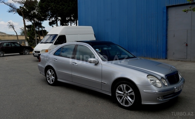 Mercedes E 270 2002, 228,000 km - 2.7 л - Bakı