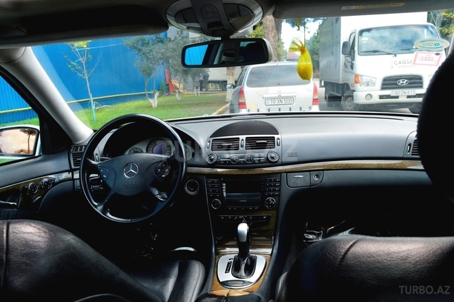 Mercedes E 270 2002, 228,000 km - 2.7 л - Bakı