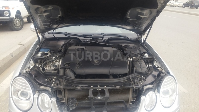 Mercedes E 220 2008, 242,000 km - 2.2 l - Bakı