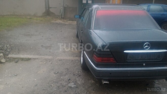 Mercedes E 200 1995, 230,000 km - 2.0 l - Bakı