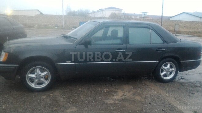 Mercedes E 200 1995, 230,000 km - 2.0 l - Bakı