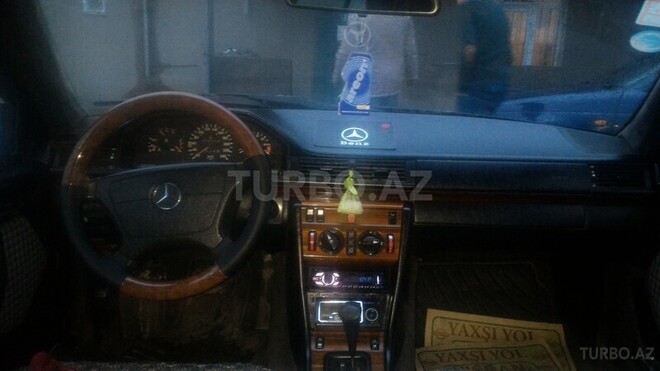 Mercedes E 200 1995, 230,000 km - 2.0 l - Bakı