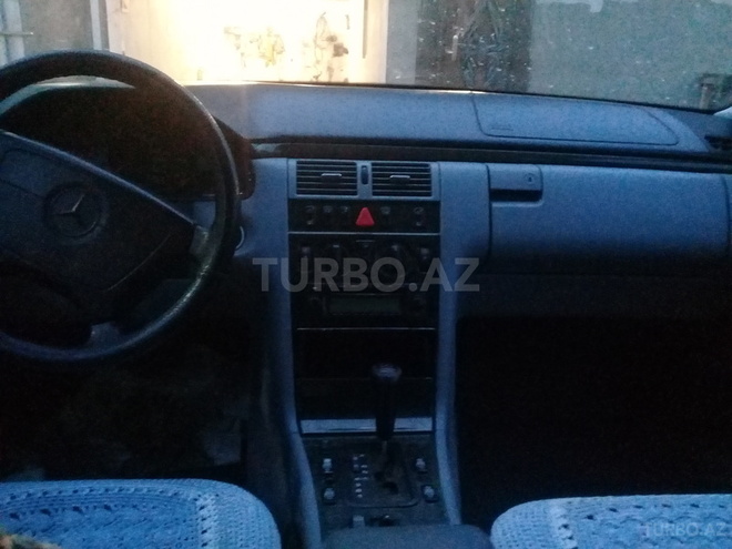 Mercedes E 240 1998, 234,000 km - 2.4 l - Bakı