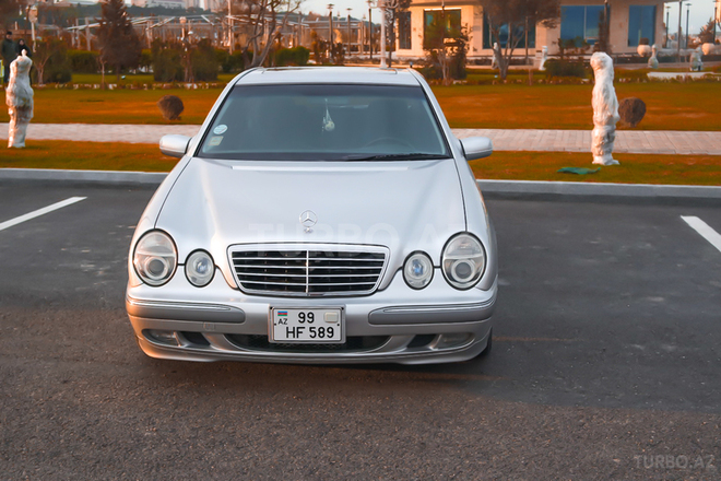 Mercedes E 240 2001, 175,000 km - 2.6 l - Bakı