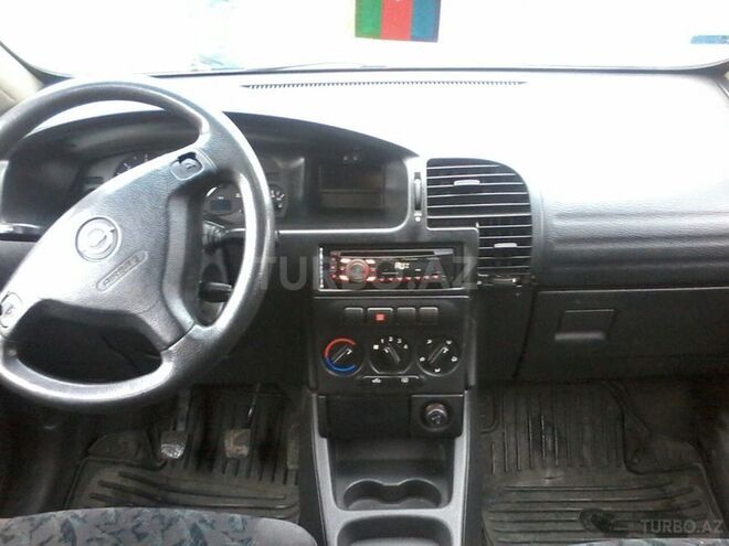 Opel Zafira 2000, 412,560 km - 2.0 l - Zaqatala