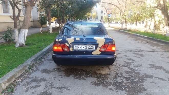 Mercedes E 230 1997, 230,000 km - 2.3 l - Sumqayıt