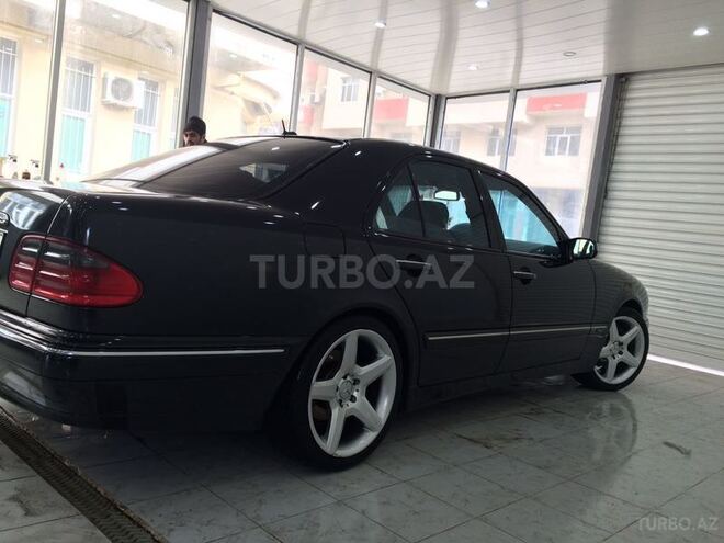 Mercedes E 270 2001, 218,000 km - 2.7 l - Bakı