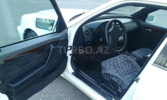 Mercedes C 200 1995, 220,000 km - 2.0 l - Sumqayıt