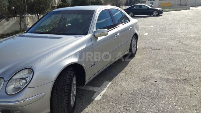 Mercedes E 220 2002, 273,000 km - 2.2 l - Bakı