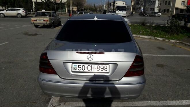 Mercedes E 220 2002, 273,000 km - 2.2 l - Bakı