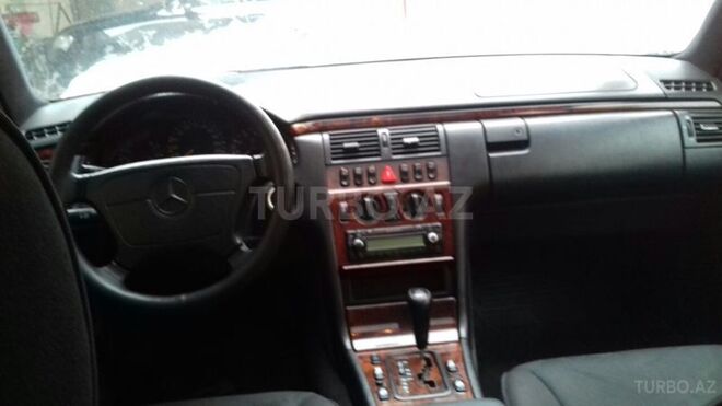 Mercedes E 240 1998, 325,000 km - 2.4 л - Bakı