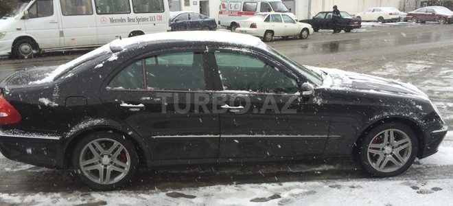 Mercedes E 240 2004, 204,000 km - 2.6 l - Bakı