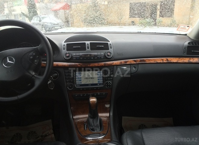 Mercedes E 240 2004, 204,000 km - 2.6 l - Bakı