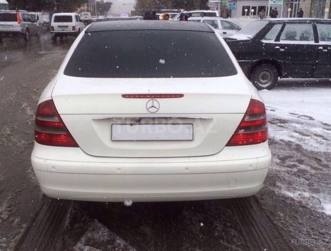 Mercedes E 240 2004, 201,000 km - 2.6 l - Bakı
