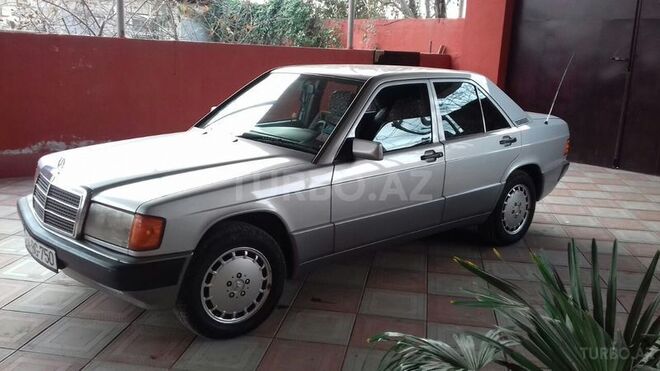 Mercedes 190 1991, 214,258 km - 2.0 l - Saatlı