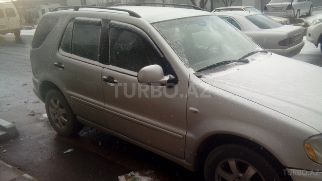 Mercedes ML 320 2000, 300,000 km - 3.2 л - Bakı