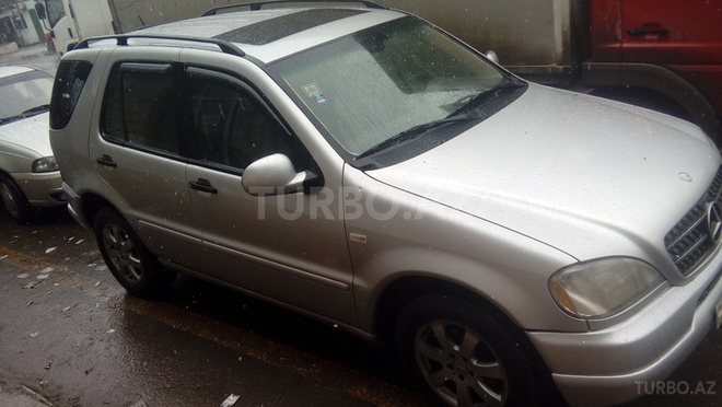 Mercedes ML 320 2000, 300,000 km - 3.2 л - Bakı