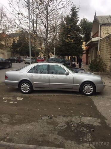 Mercedes E 240 2000, 301,000 km - 2.4 л - Bakı