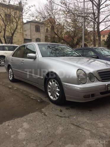 Mercedes E 240 2000, 301,000 km - 2.4 л - Bakı