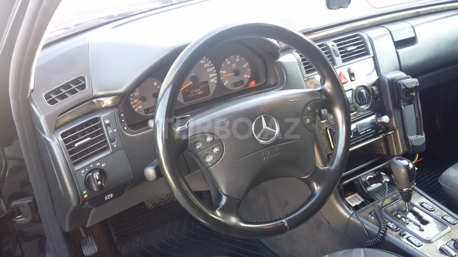 Mercedes E 220 2001, 300,000 km - 2.2 l - Bakı