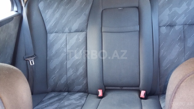 Mercedes E 220 2001, 300,000 km - 2.2 l - Bakı