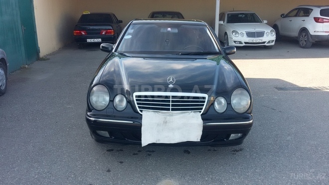 Mercedes E 220 2001, 300,000 km - 2.2 l - Bakı