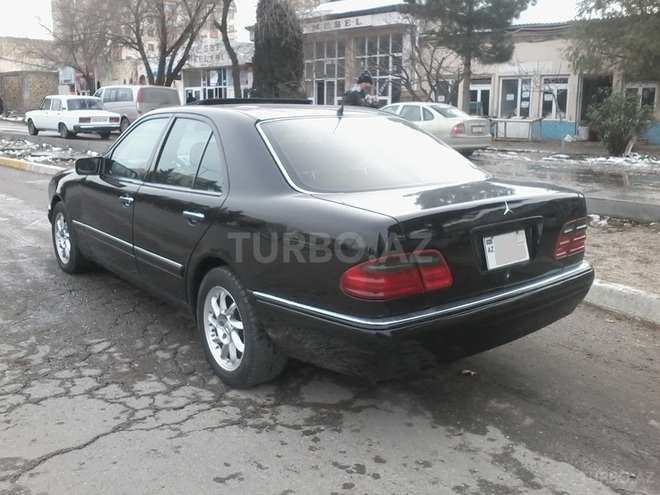 Mercedes E 320 1998, 230,000 km - 3.2 l - Sumqayıt