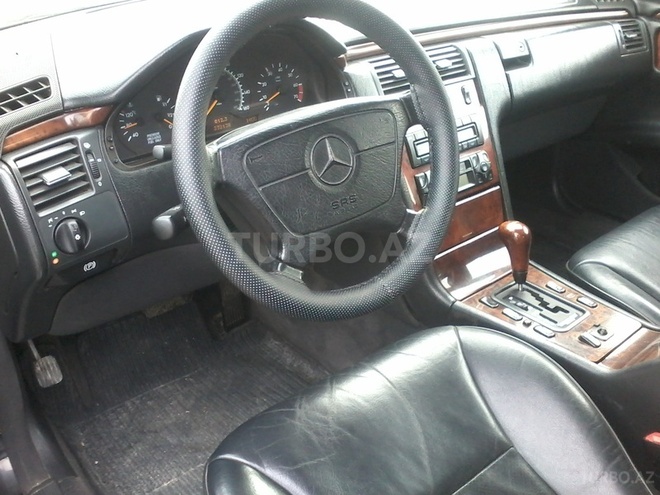 Mercedes E 320 1998, 230,000 km - 3.2 l - Sumqayıt