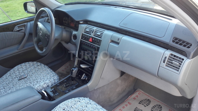 Mercedes E 240 2000, 241,245 km - 2.4 l - Bakı