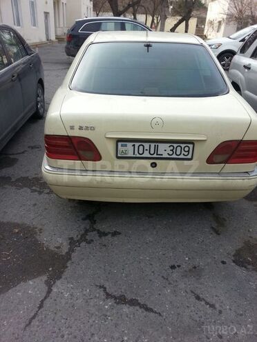 Mercedes E 220 1997, 350,000 km - 2.2 л - Bakı