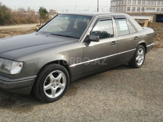 Mercedes E 250 1990, 5,034 km - 0.3 l - Bakı