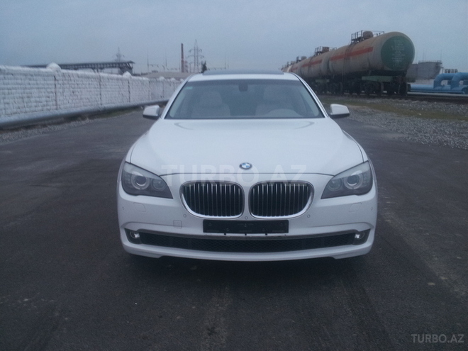 BMW 750 2009, 84,000 km - 4.4 l - Bakı