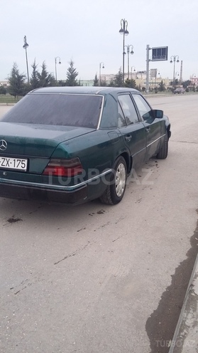 Mercedes E 200 1993, 18,500 km - 0.2 l - Bakı