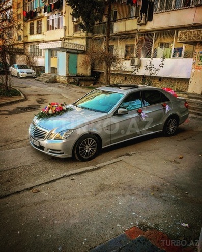 Mercedes E 250 2011, 46,000 km - 2.5 l - Bakı