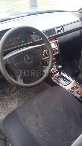 Mercedes E 200 1993, 285,000 km - 0.2 l - Bakı