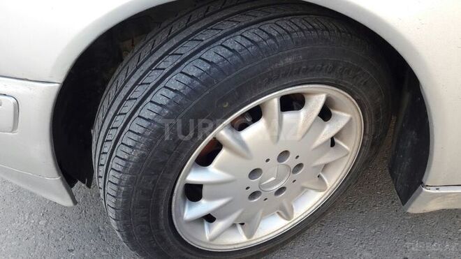 Mercedes E 220 2002, 282,225 km - 2.2 л - Bakı
