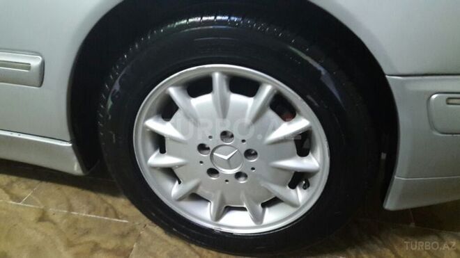 Mercedes E 220 2002, 282,225 km - 2.2 л - Bakı