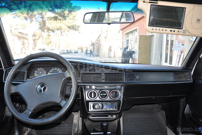 Mercedes 190 1992, 320,000 km - 2.0 l - Bakı