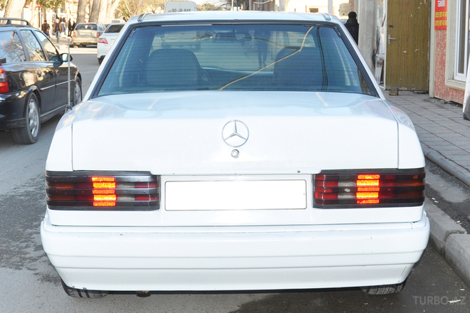 Mercedes 190 1992, 320,000 km - 2.0 l - Bakı