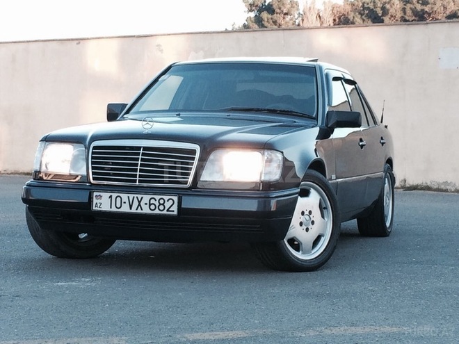 Mercedes E 220 1994, 341,234 km - 2.2 l - Bakı