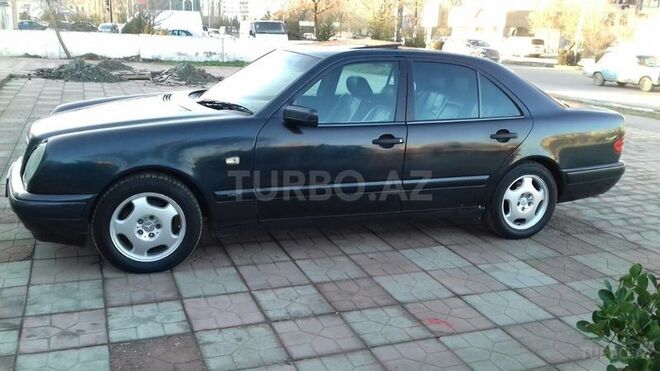 Mercedes E 240 1998, 340,000 km - 2.4 l - Sumqayıt