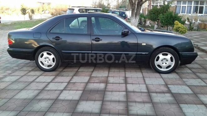 Mercedes E 240 1998, 340,000 km - 2.4 l - Sumqayıt