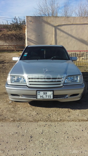 Mercedes C 200 2000, 194,000 km - 2.0 l - Salyan
