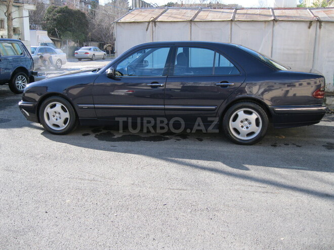 Mercedes E 220 1999, 258,000 km - 2.2 l - Bakı
