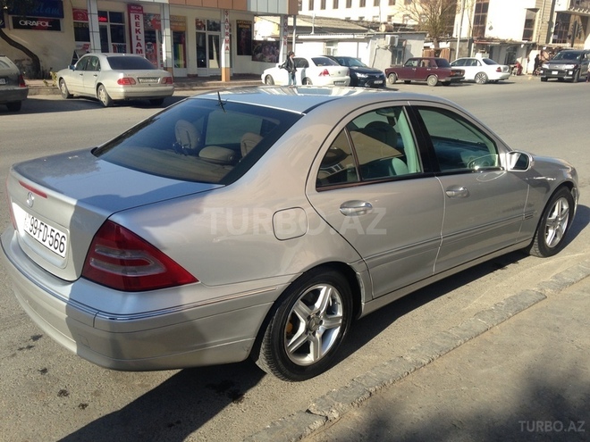 Mercedes C 200 2002, 212,000 km - 2.0 l - Bakı