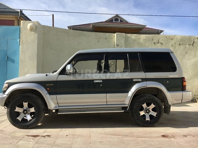 Mitsubishi Pajero 1993, 316,000 km - 2.8 l - Bakı