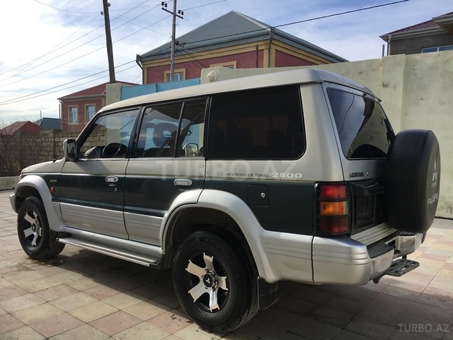 Mitsubishi Pajero 1993, 316,000 km - 2.8 l - Bakı