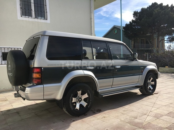 Mitsubishi Pajero 1993, 316,000 km - 2.8 l - Bakı