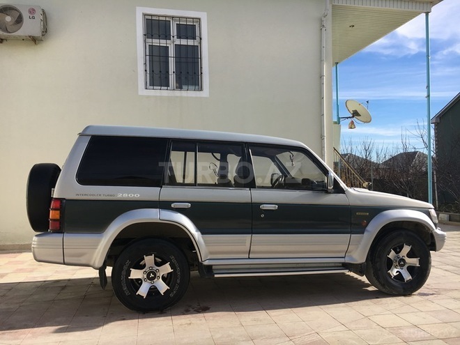 Mitsubishi Pajero 1993, 316,000 km - 2.8 l - Bakı